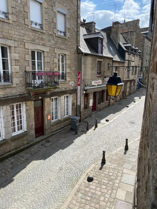 Appartement En Plein Coeur Historique De Dinan Exterior foto